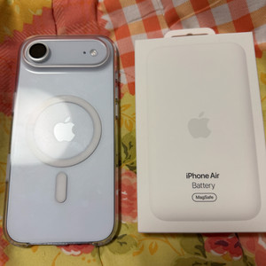 새상품급 아이폰에어 스카이블루256g+정품베터리팩 팝니다