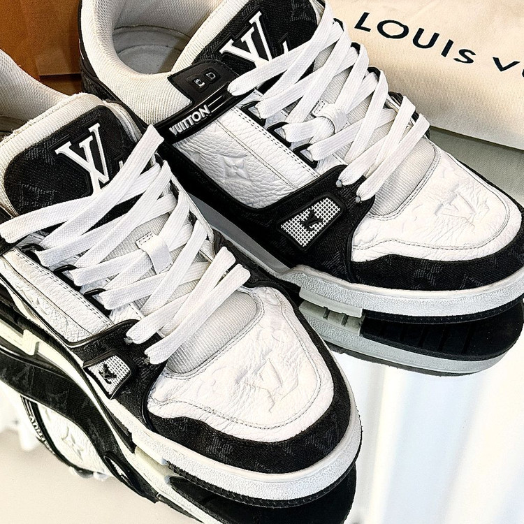 [세탁완료/상태좋음] 루이비통 LV 트레이너 스니커즈 모노그램 데님 범고래 7.5 이미지