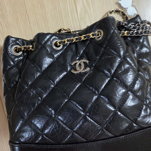 샤넬 정품 백팩 팝니다