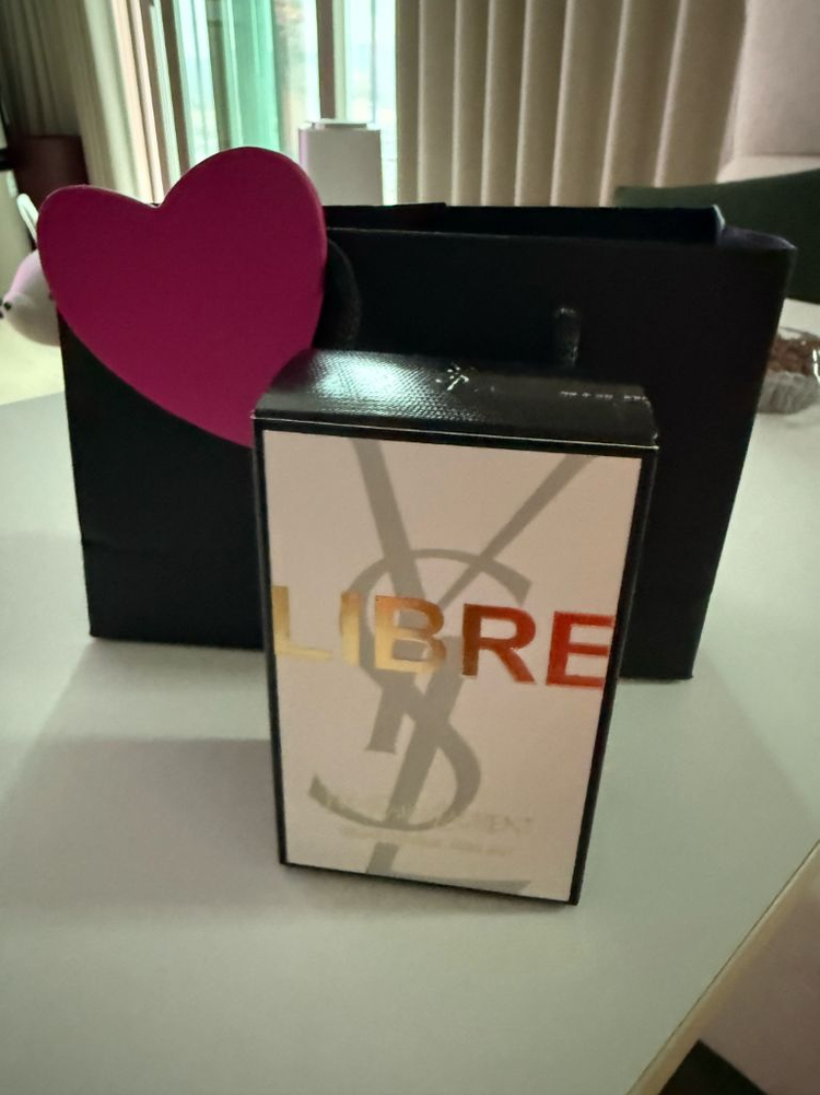 입생로랑 리브르 헤어미스트 (미개봉새제품) (풀박)(쇼핑백)--1