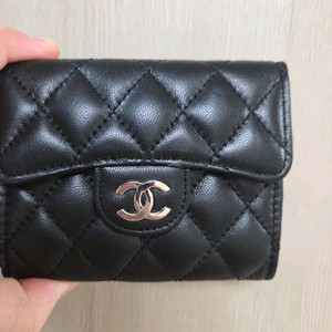 여성 샤넬 퀼팅 반지갑