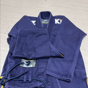 킹즈 콤프 주짓수 도복 F2사이즈 판매합니다