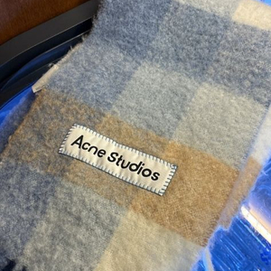 아크네스튜디오 머플러