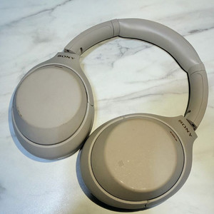 소니 WH-1000XM4 베이지 헤드폰