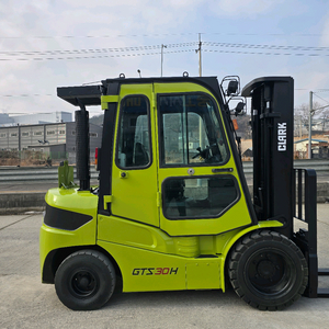 특A급 중고지게차 클라크 3톤 3단 18년식 디젤지게차 2000만원 싸게 팝니다.