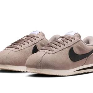 새상품) 260 나이키 코르테즈 (남자 255)