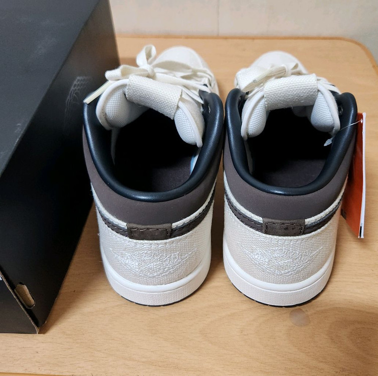 새상품) 260 나이키 에어조던1 로우--4