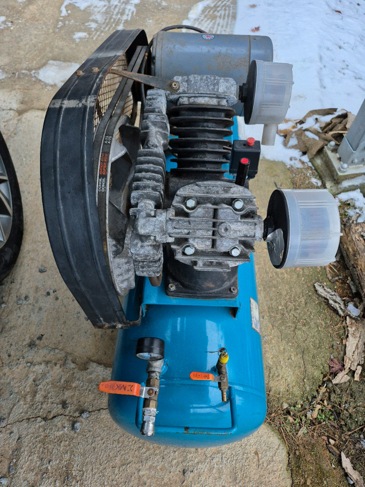 에어컴프레서 단상 탱크 180리터--1