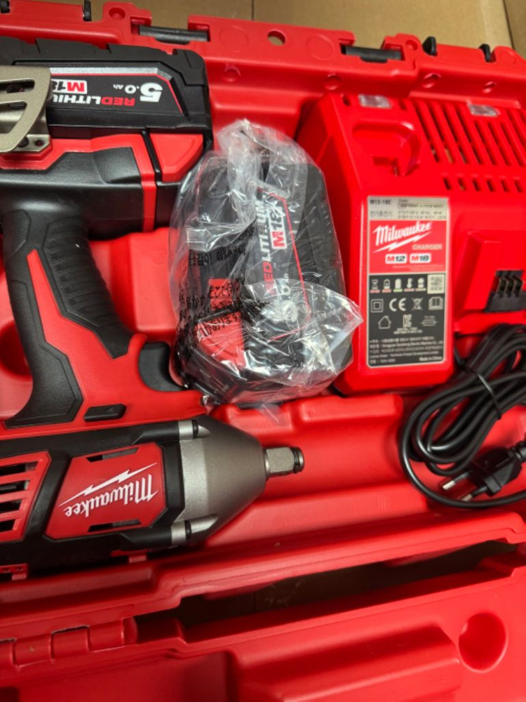 (새제품)밀워키 18V 임팩렌치 M18 BIW-502C--1