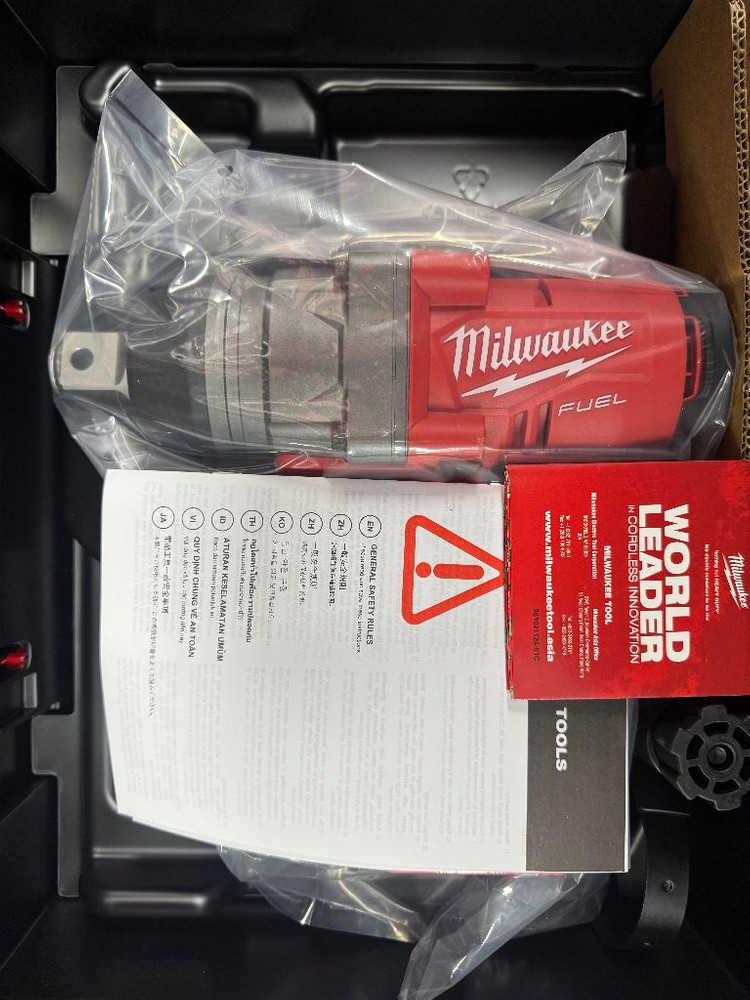 (새제품) 밀워키 렌치 M18 ONEFHIWF1--1