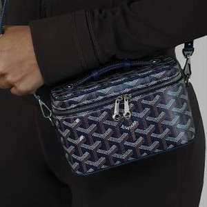 주말특가(새상품)뮤즈 베니티백 미니 네이비