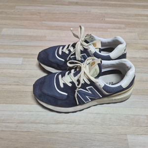 뉴발란스 574 네이비 운동화 240 (가격 제시 판매합니다)