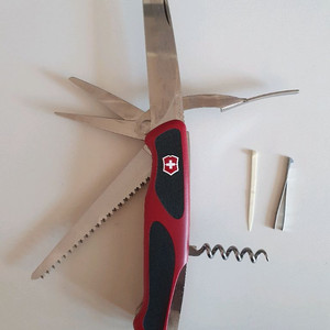 빅토리녹스 레인저그립74 신품 팝니다