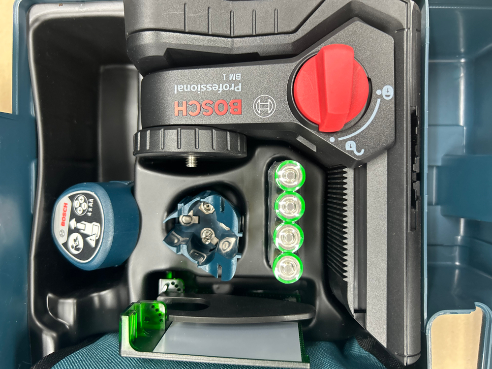 보쉬 GLL 3-80CG + BM 1 레이저 라인기 세트 개봉 새상품--3