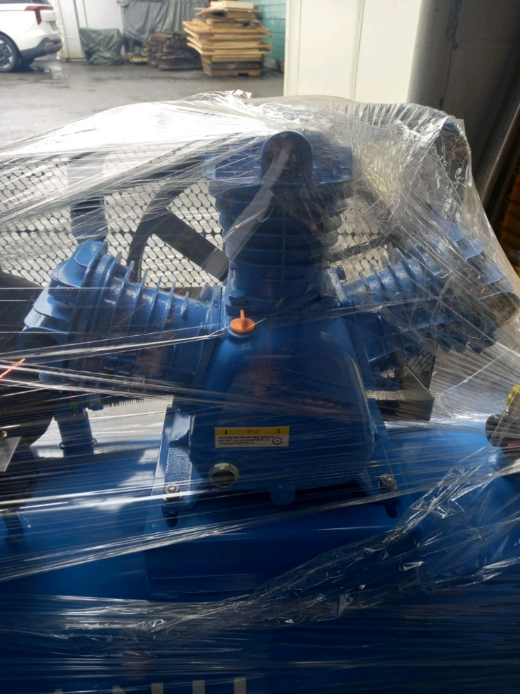 콤프레샤 10마력 3상 380V 탱크 240리터 새상품 싸게 가져가세요--1