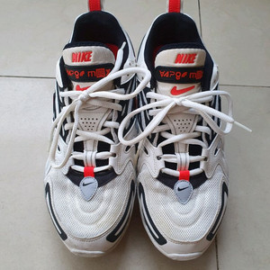 나이키 베이퍼맥스 에보 270mm 흰빨 팝니다상태 좋습니다