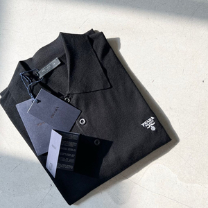 [새상품택O] 프라다 로고 자수 폴로 니트