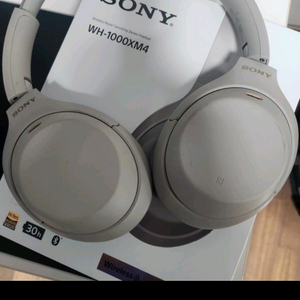 소니 WH-1000XM4 헤드폰 이미지