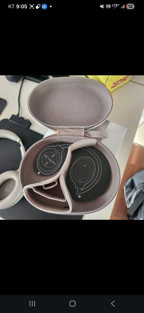 소니 WH-1000XM4 헤드폰 이미지