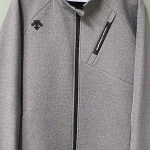 데상트 정품(얇은기모) 트레이닝져지 110호(58X72cm)드라이완료!