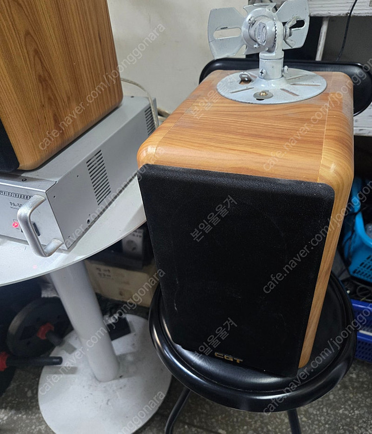 4채널 앰프 pa-504n , h-100 북쉘프 스피커 4개 팝니다 네고가능 이미지