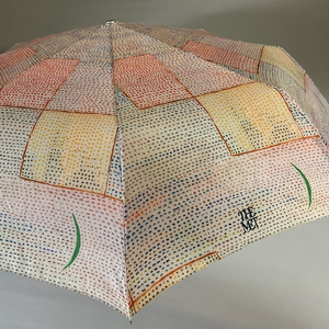 뉴욕 메트로폴리탄미술관 우산 이미지