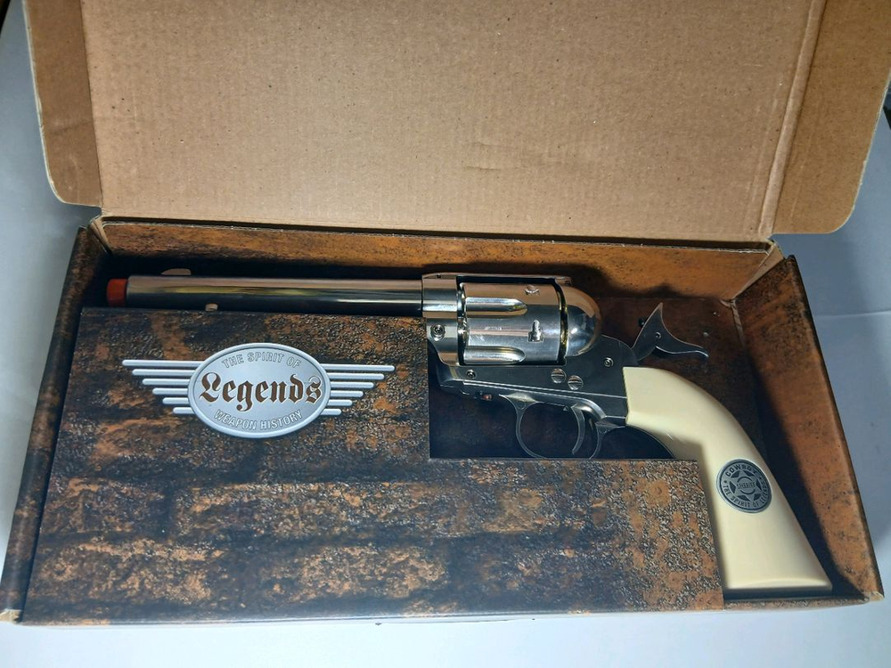 리볼버 모델건 이미지