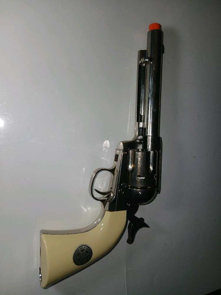 리볼버 모델건 이미지