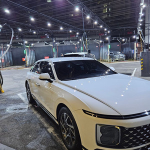 [장기렌트승계] [월51만원] 그랜저 gn7 1.6 하이브리드 25년형 외장 화이트 실내 브라운 이미지