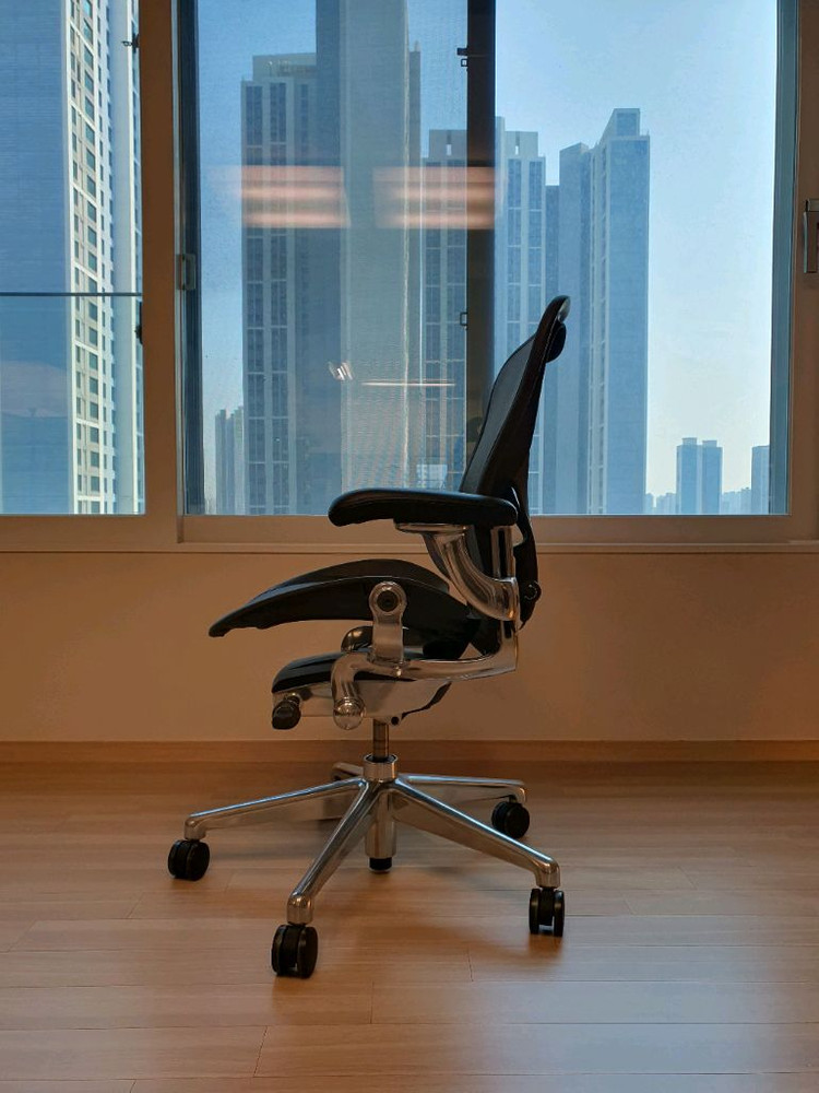 [상태S급]허먼밀러 뉴 에어론 CD체어 <B타입_그라파이트>--1