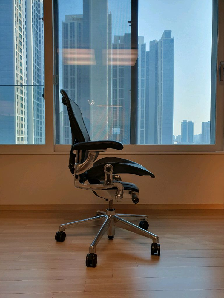 [상태S급]허먼밀러 뉴 에어론 CD체어 <B타입_그라파이트>--3