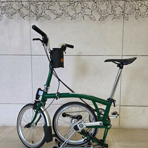 브롬톤 22년식 레이싱 그린 C Line M6R 팝니다 신품급