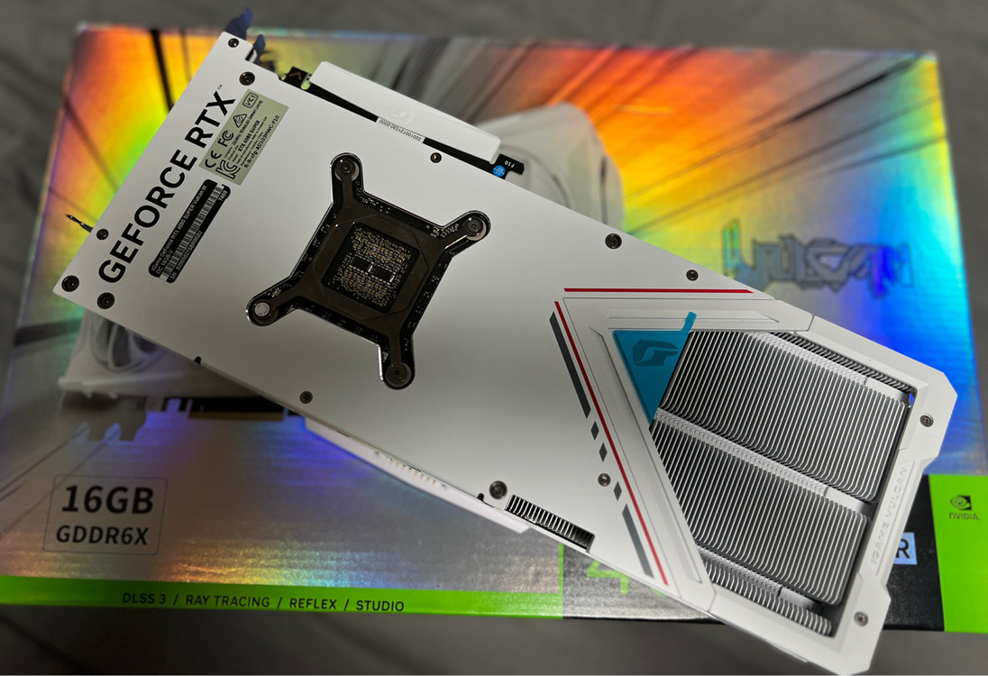 (판매/교환) COLORFUL RTX 4080 SUPER Vulcan White 4080s 불칸 화이트--6