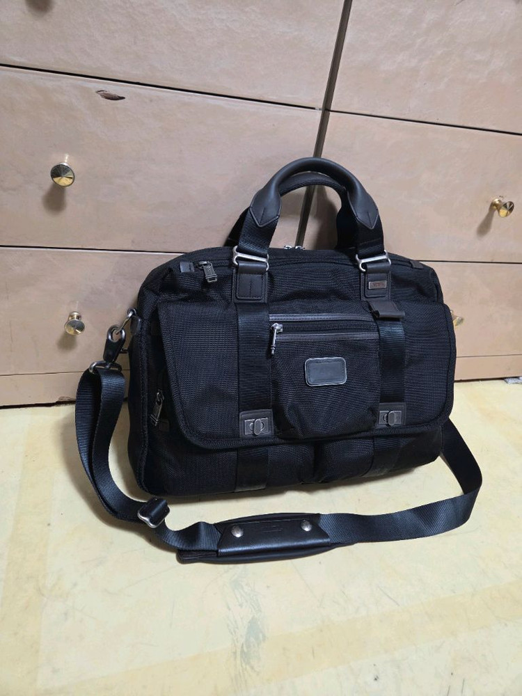 투미 정품 핑크니 플랩 브리프케이스--1