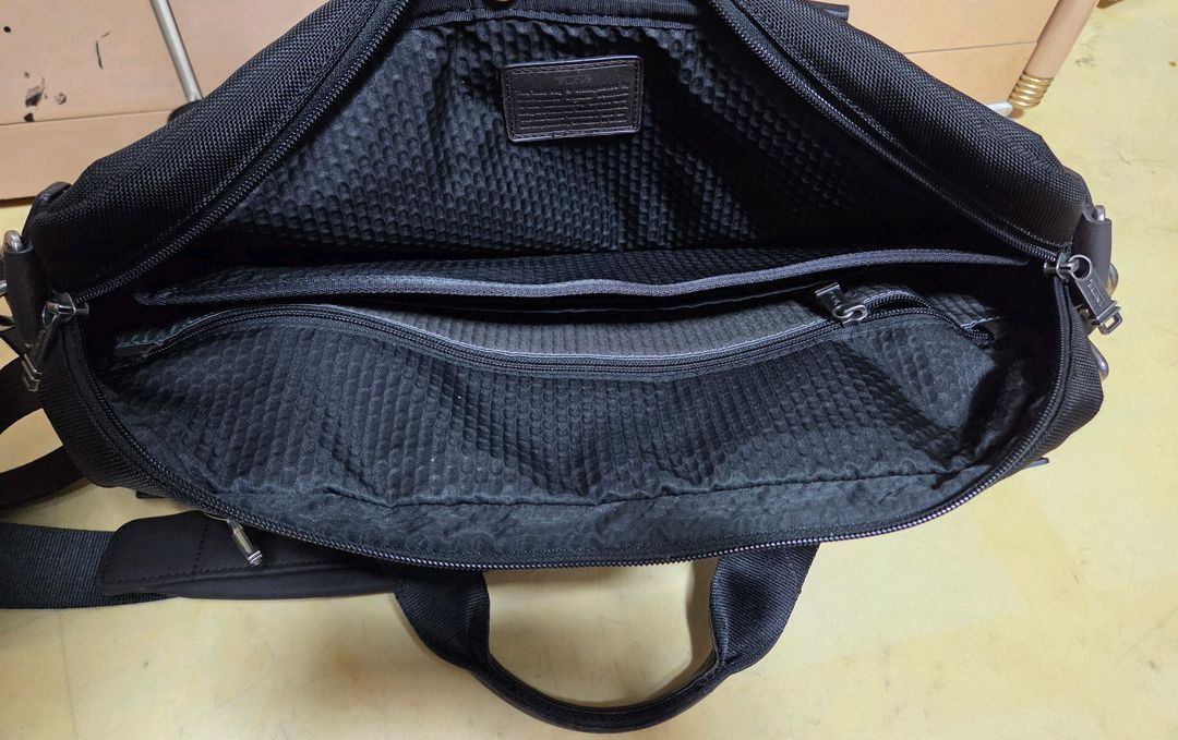 투미 정품 핑크니 플랩 브리프케이스--8