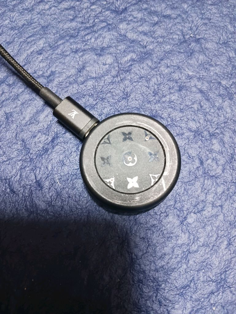 루이비통 땅부르 호라이즌 라이트업 스마트워치 이미지