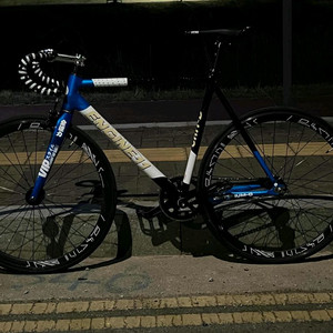 엔진11 크릿디 블루스킨 픽시 자전거 이미지