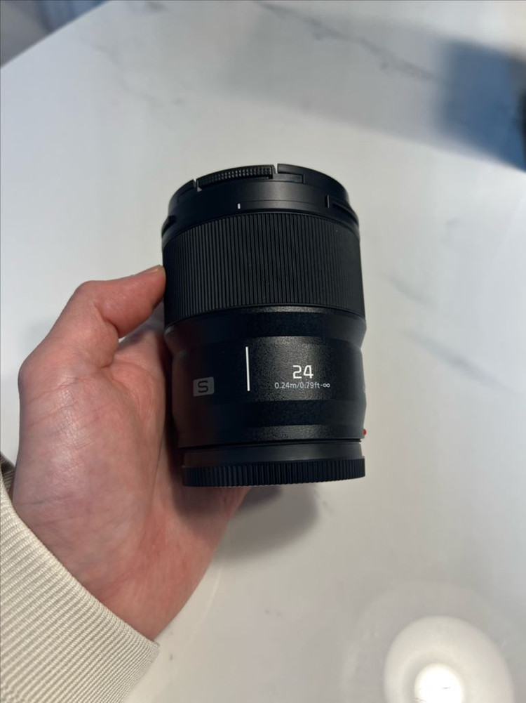 파나소닉 루믹스 24mm f1.8--1