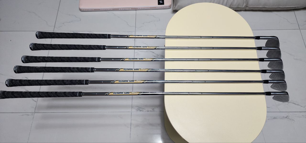 [특주]타이틀리스트 T100 3세대 투어이슈 웨이트락 S200 팝니다 이미지