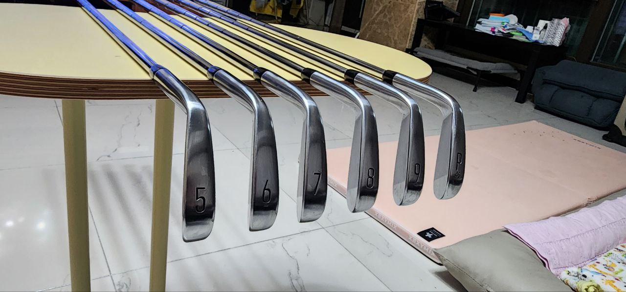 [특주]타이틀리스트 T100 3세대 투어이슈 웨이트락 S200 팝니다 이미지