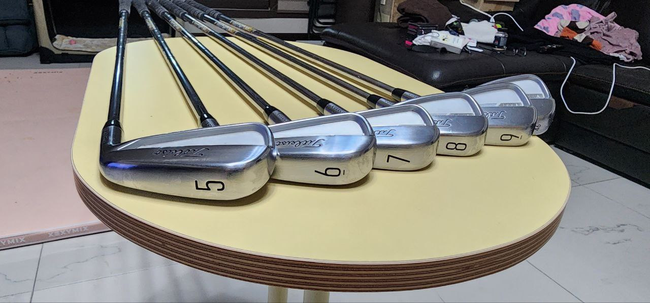 [특주]타이틀리스트 T100 3세대 투어이슈 웨이트락 S200 팝니다 이미지