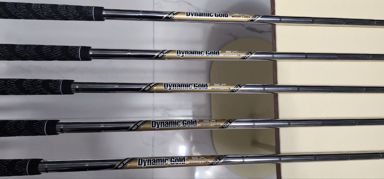 [특주]타이틀리스트 T100 3세대 투어이슈 웨이트락 S200 팝니다 이미지