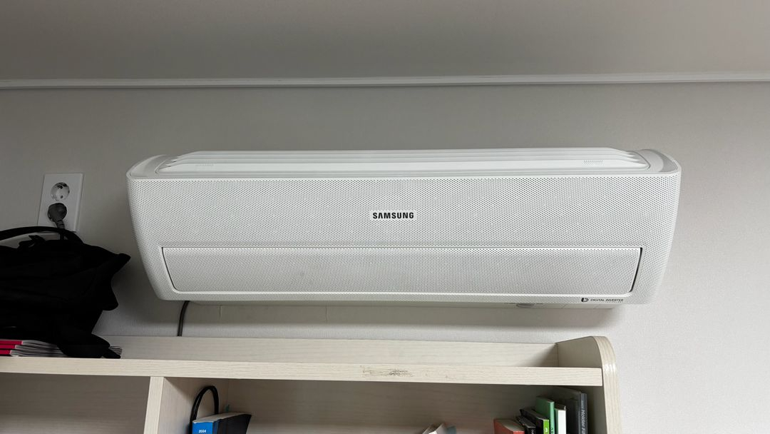 내부 청소,분리 되어있는 삼성 무풍 에어컨 (스탠드+벽걸이+실외기)AF16M7970GF 이미지