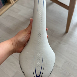 루이가르노 크로몰리 레일 안장 이미지