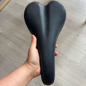 브롬튼 안장 이미지