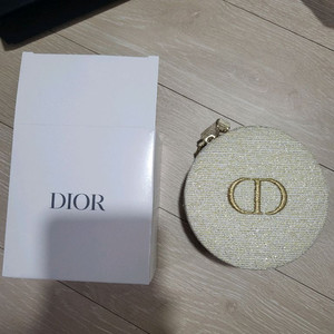 디올뷰티파우치