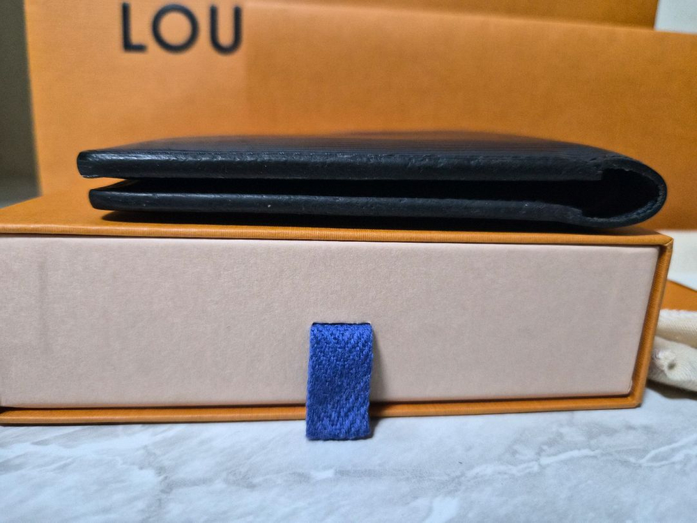 루이비통 멀티플 월릿 에피 레더 반지갑--7