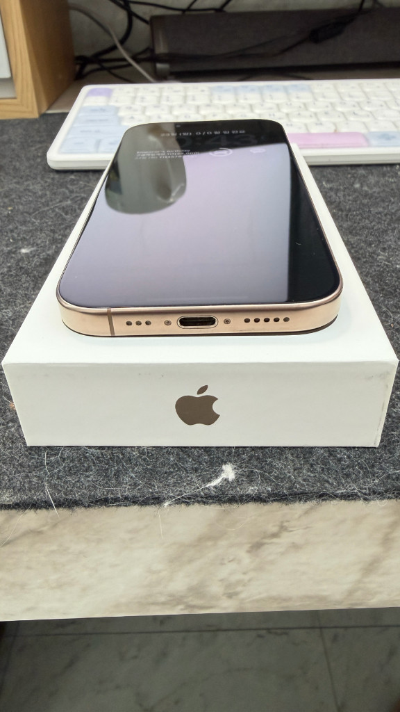 아이폰 16 Pro 데저트티타늄 256g. 애플케어. 민트급--3