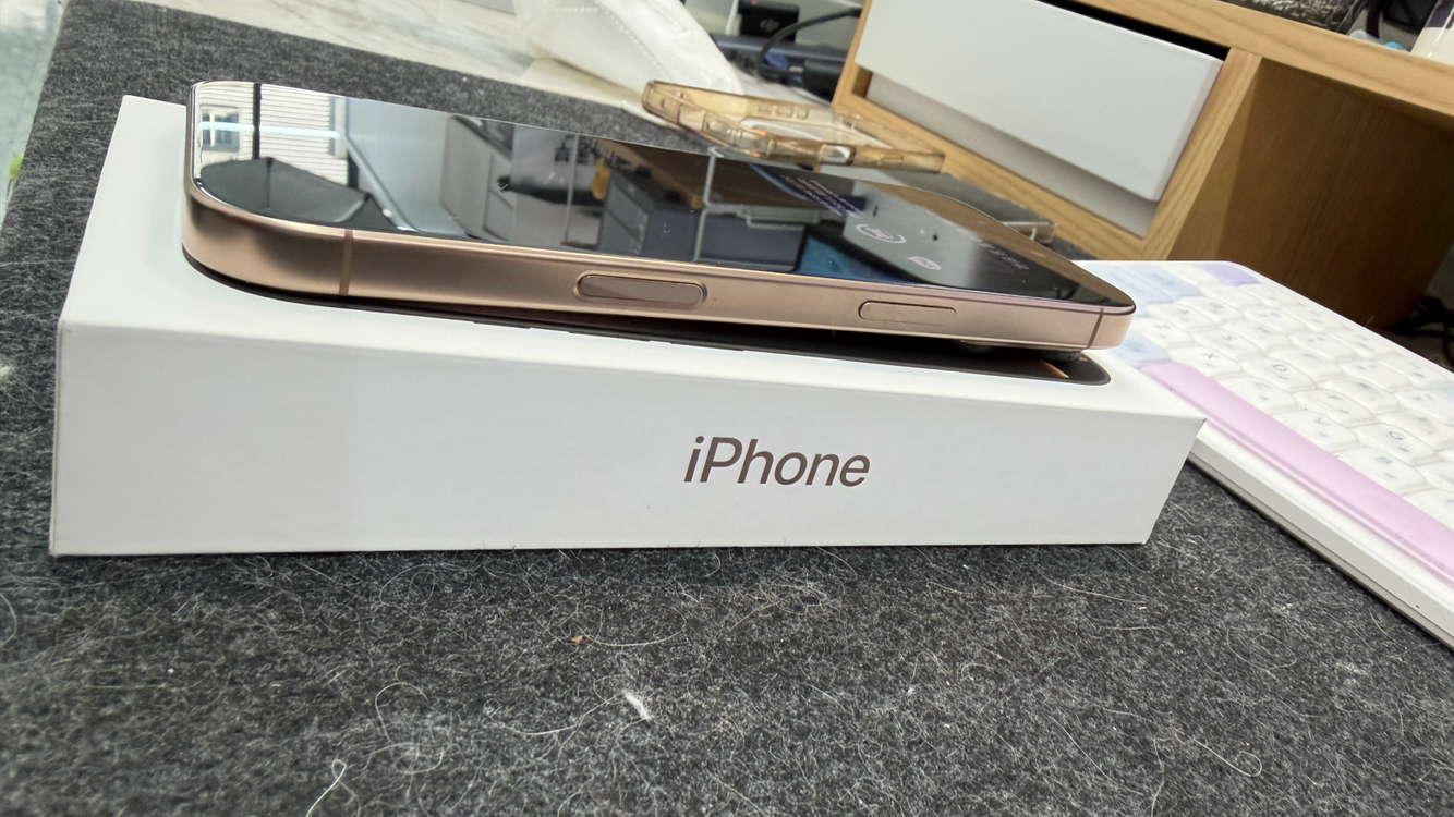 아이폰 16 Pro 데저트티타늄 256g. 애플케어. 민트급--4