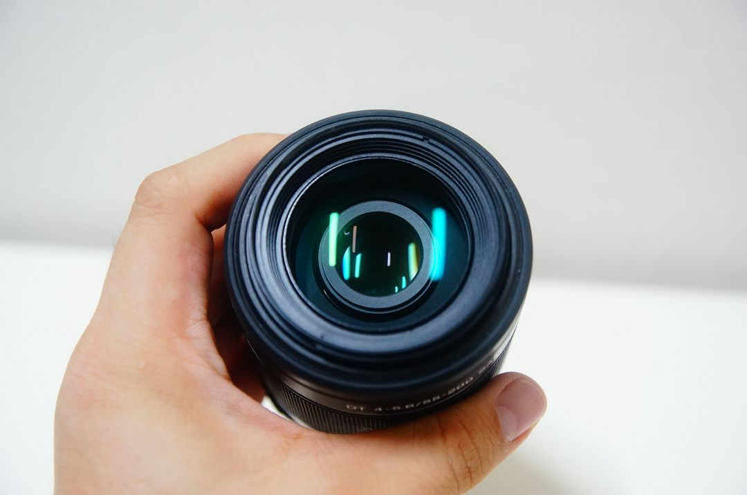 [소니] 망원렌즈 55-200mm DSLR용 팝니다.--1